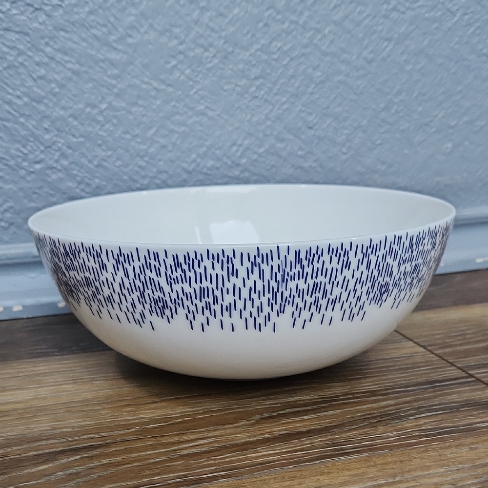 NWOT Mikasa Marina White Blue Dotted Lines Bone China Salad Serving Bowl